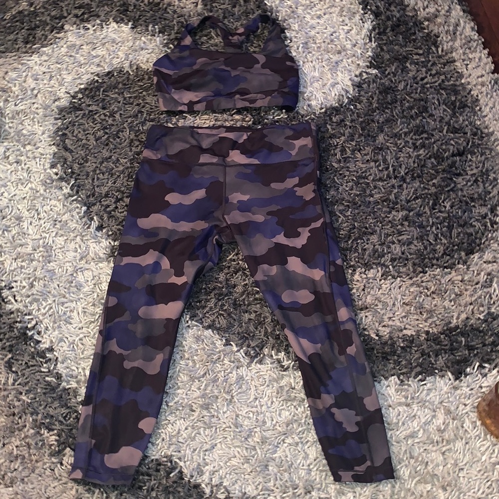 Athleta camouflage gym set XL Good Cond